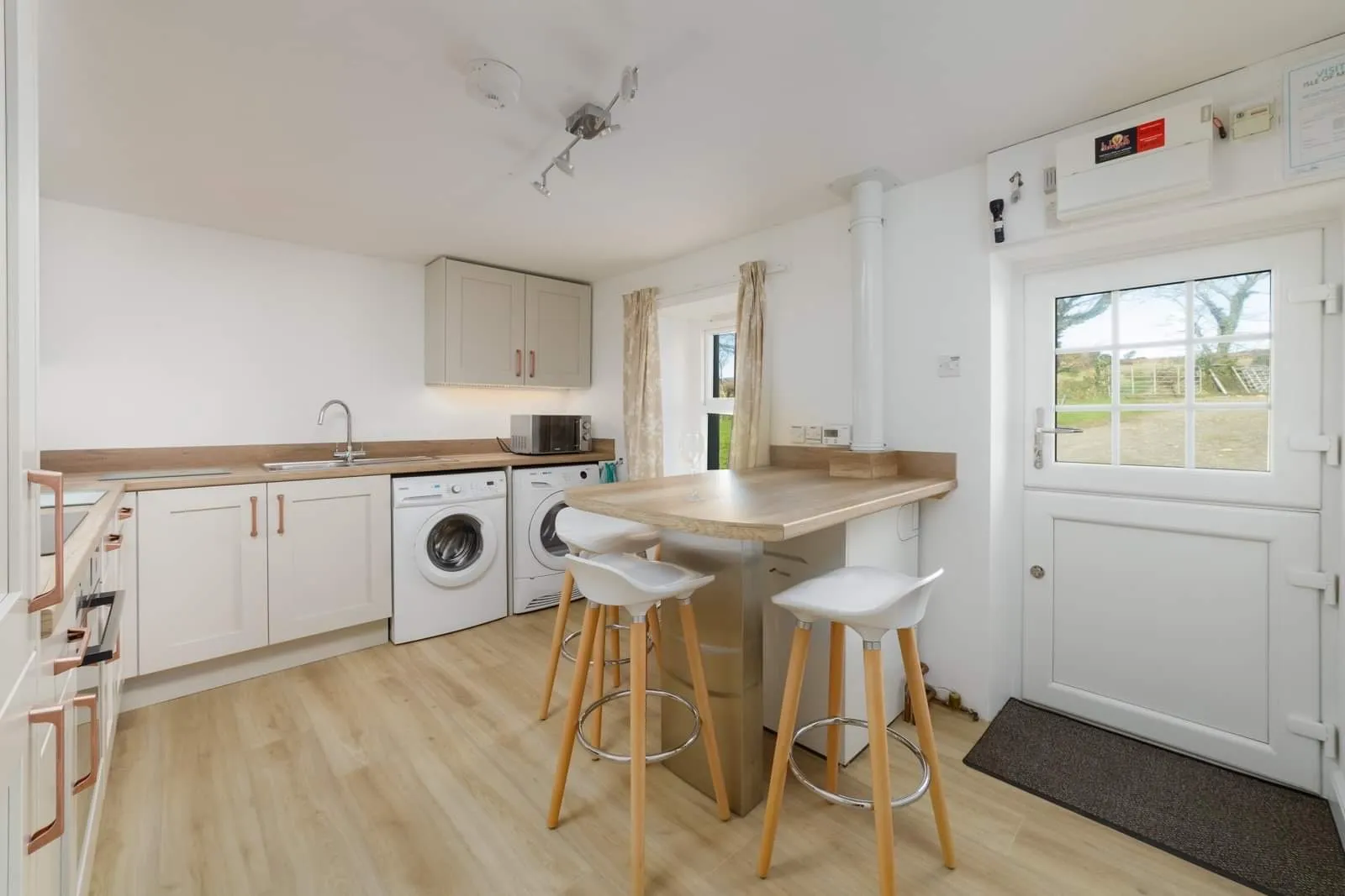 balladuke-kitchen2.webp